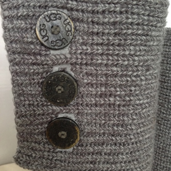 UGG CLASSIC CARDY BOOTS - Picture 5 of 8